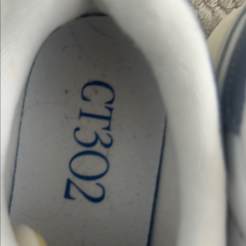 New Balance White and Cream Athletic Shoes CT 302 - Picture 7 of 8